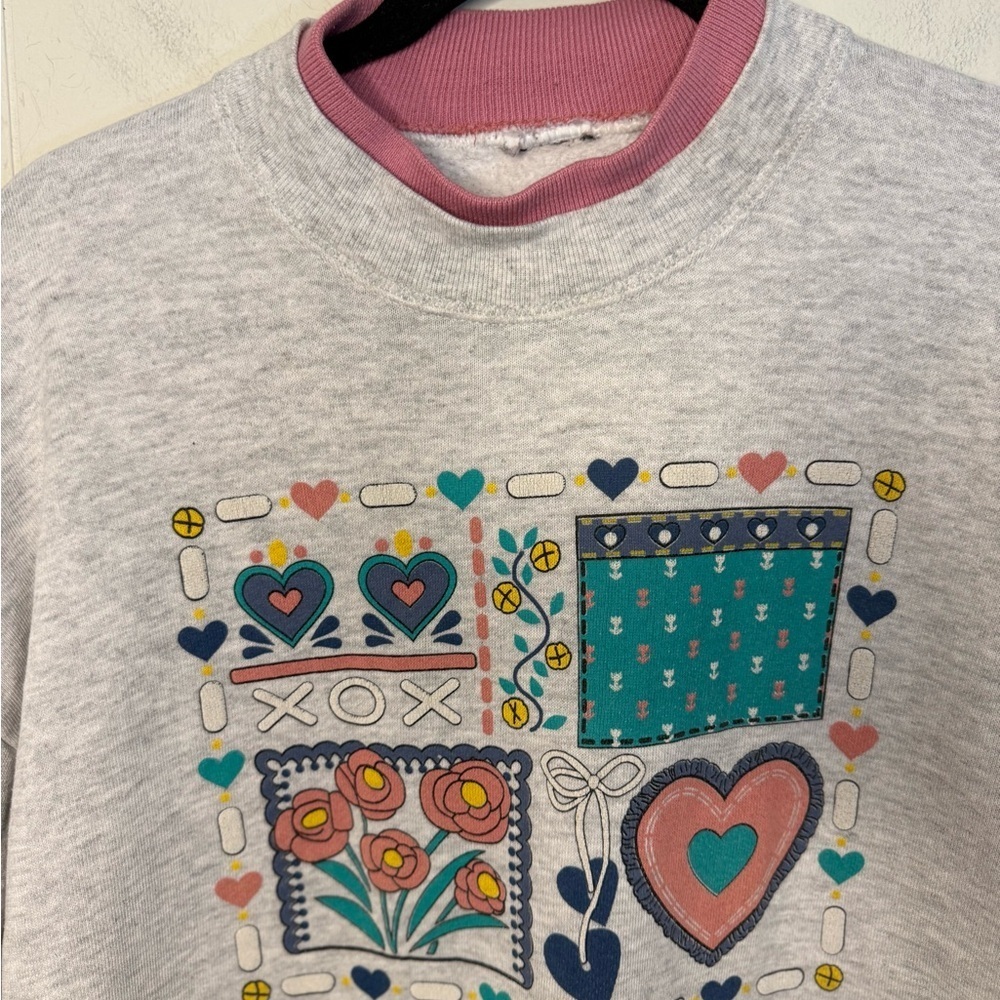 90s Cottagecore Vintage Sweatshirt with Heart and Floral Design, Size S - Picture 3 of 7